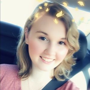 Meet your Posher, Dominique